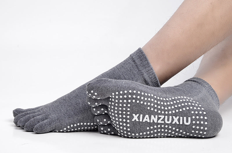 Men Pilates Socks Wholesale  Cotton Breathable Non-Slip Massage Yoga Socks Cotton YOGA Sports Five-finger Socks 5 toe socks