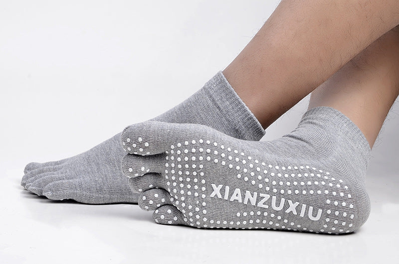 Men Pilates Socks Wholesale  Cotton Breathable Non-Slip Massage Yoga Socks Cotton YOGA Sports Five-finger Socks 5 toe socks