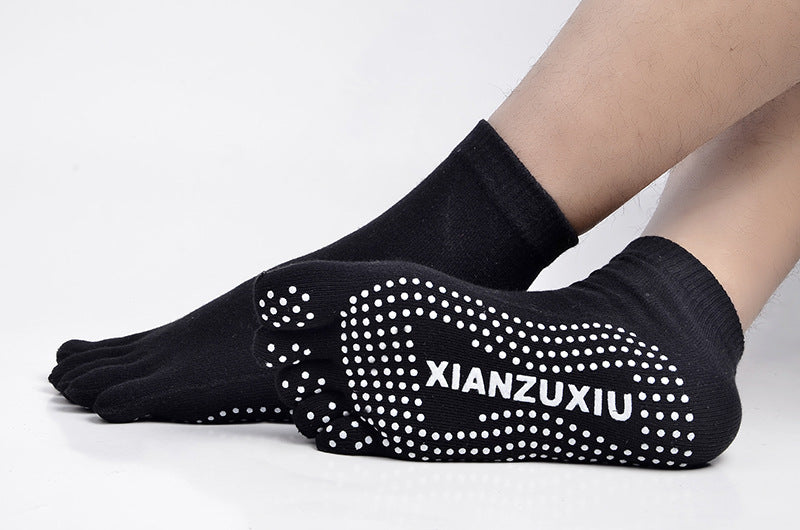 Men Pilates Socks Wholesale  Cotton Breathable Non-Slip Massage Yoga Socks Cotton YOGA Sports Five-finger Socks 5 toe socks