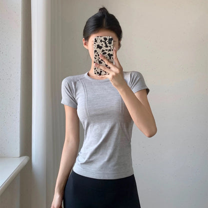 Yoga Suits for Women in Spring Summer New Sports Tops Integrated with Slim Short-sleeved T-shirt Running Training Fitness Suits